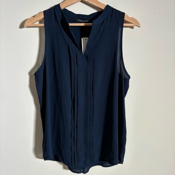 NWT 41 Hawthorn Breyson Navy Blue Pleated Split-Neck Sleeveless Blouse - Picture 6 of 8